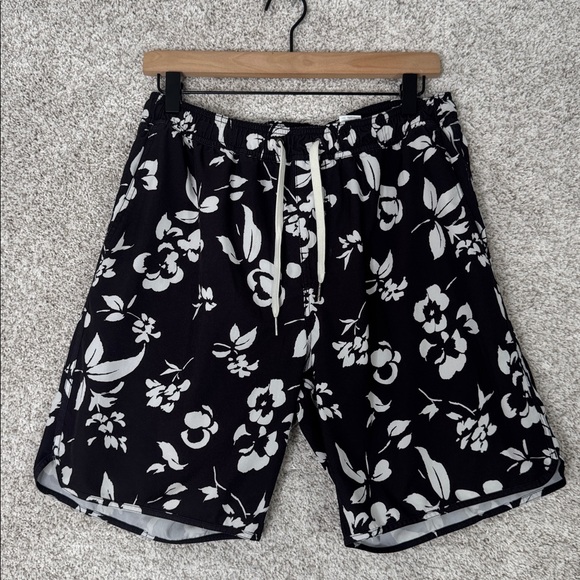 Fair Harbor Lined Swim Shorts - Large - Picture 1 of 11